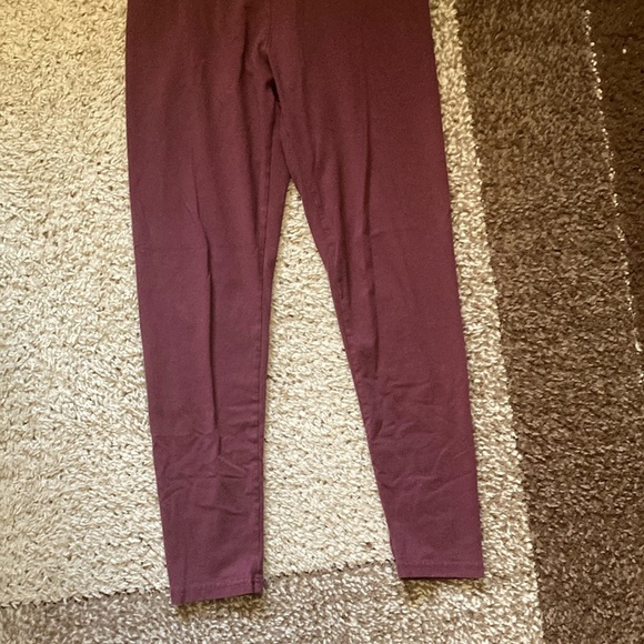 Aerie Purple Leggings with Wide Waistband and Snug Fit - Picture 4 of 10